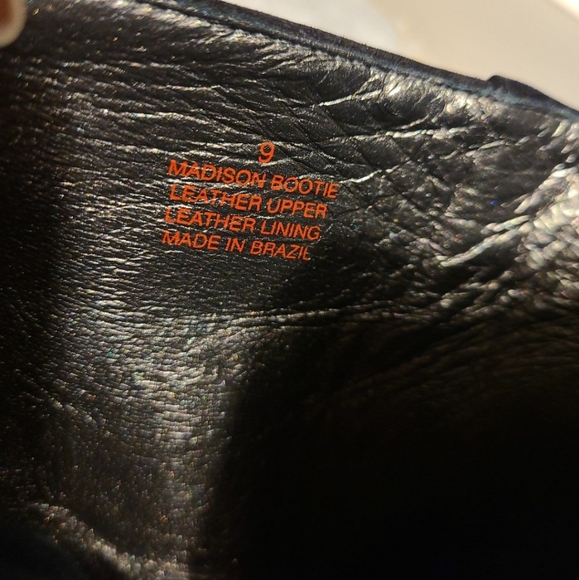 🆕️Marc Joseph ny boots size 9 with heel Leather Comes in box Black Zip up side - Picture 5 of 5